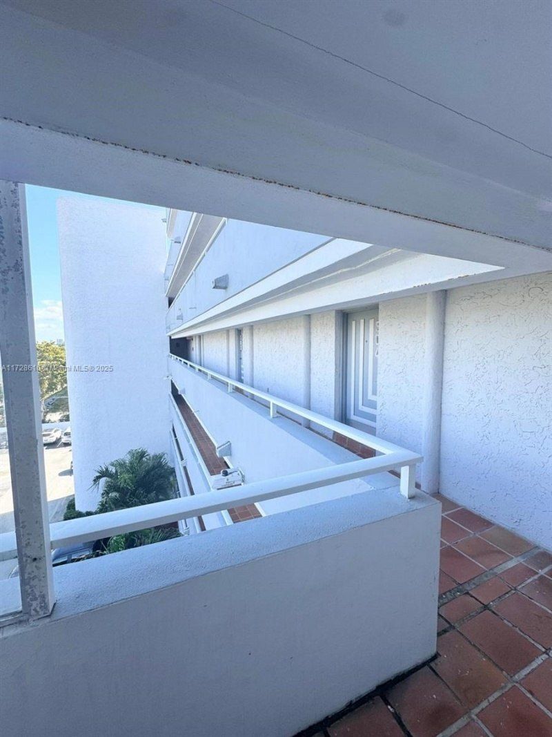 1650 NE 115th St, Unit 506, Miami, FL 33181 Photo