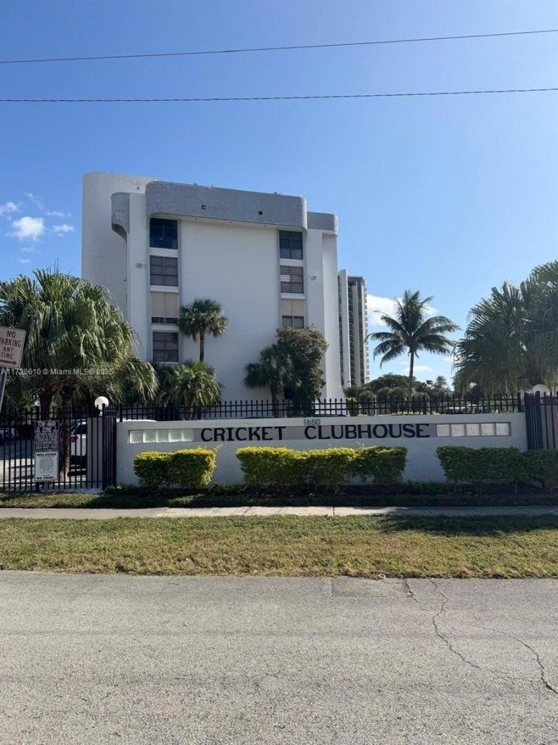 1650 NE 115th St, Unit 506, Miami, FL 33181 Photo