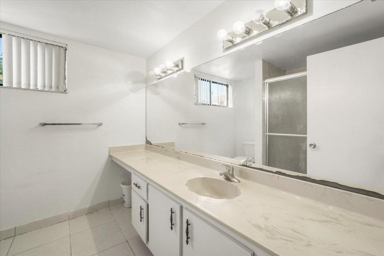 511 Ives Dairy Road, Unit 101-6, Miami, FL 33179 Photo