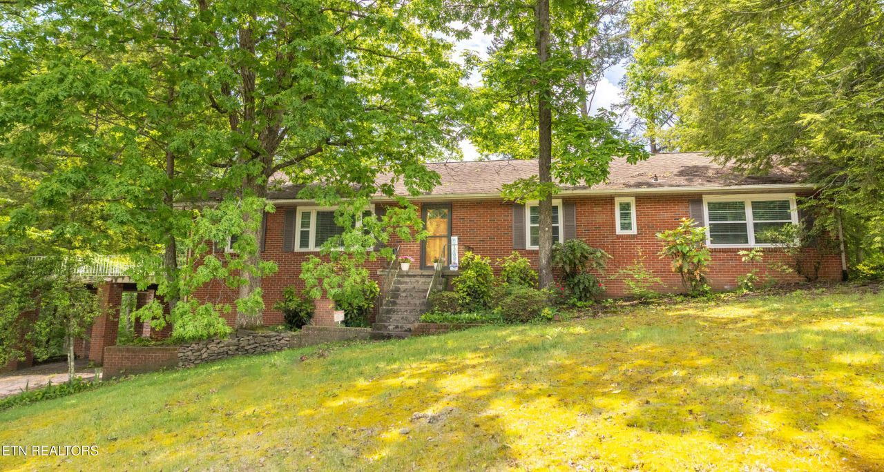 1716 Doningham Drive, Knoxville, TN 37918 Main Photo