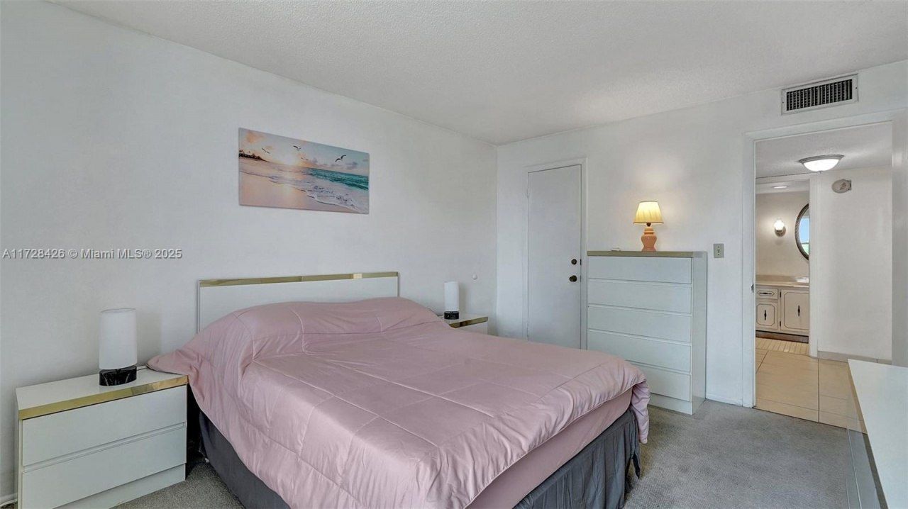 3015 N Ocean Blvd, Unit 3J, Fort Lauderdale, FL 33308 Photo