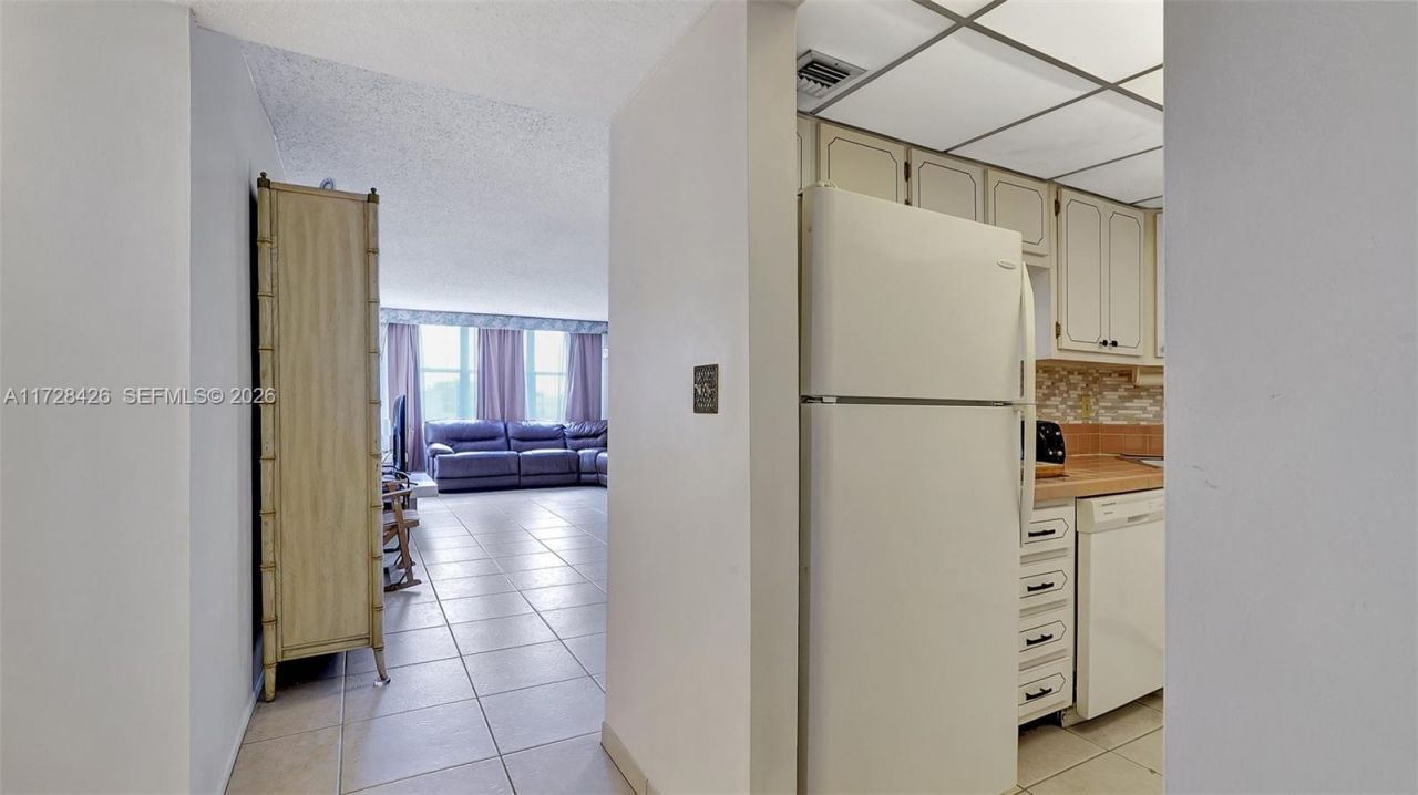3015 N Ocean Blvd, Unit 3J, Fort Lauderdale, FL 33308 Photo