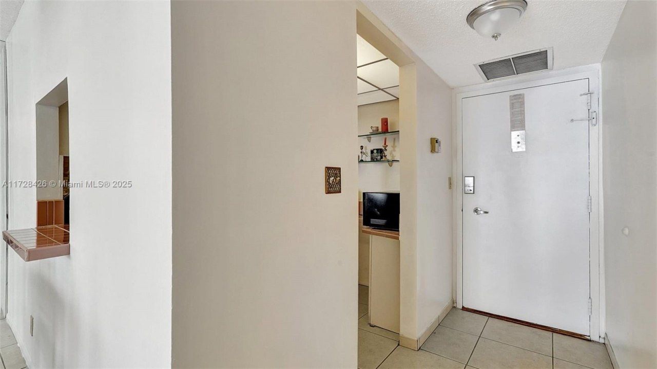 3015 N Ocean Blvd, Unit 3J, Fort Lauderdale, FL 33308 Photo