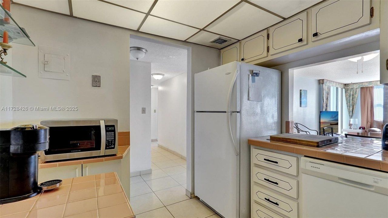 3015 N Ocean Blvd, Unit 3J, Fort Lauderdale, FL 33308 Photo