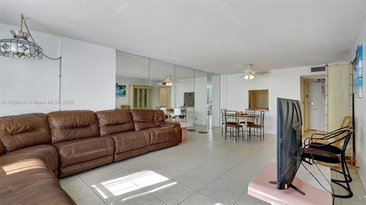 3015 N Ocean Blvd, Unit 3J, Fort Lauderdale, FL 33308 Photo