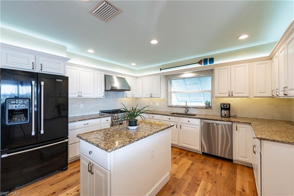 3131 Twin Lakes Ln, Sanibel, FL 33957 Photo