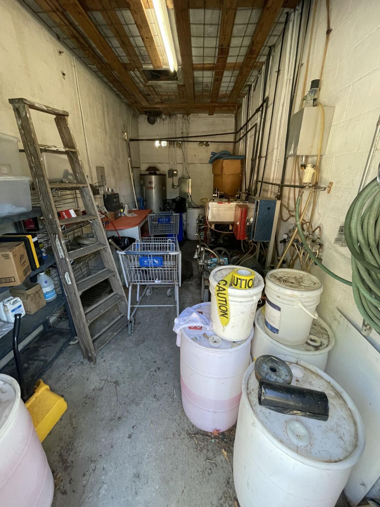 916 Hart Street Photo 6