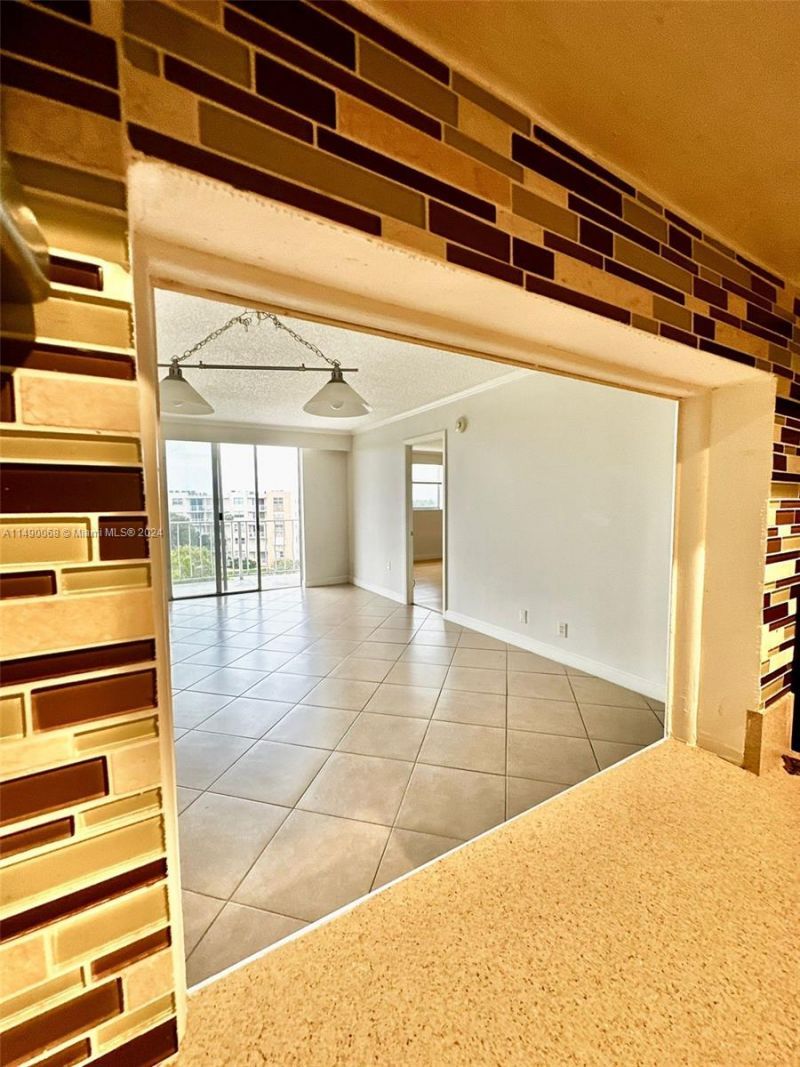 480 Executive Center Dr, Unit 5N, West Palm Beach, FL 33401 Photo