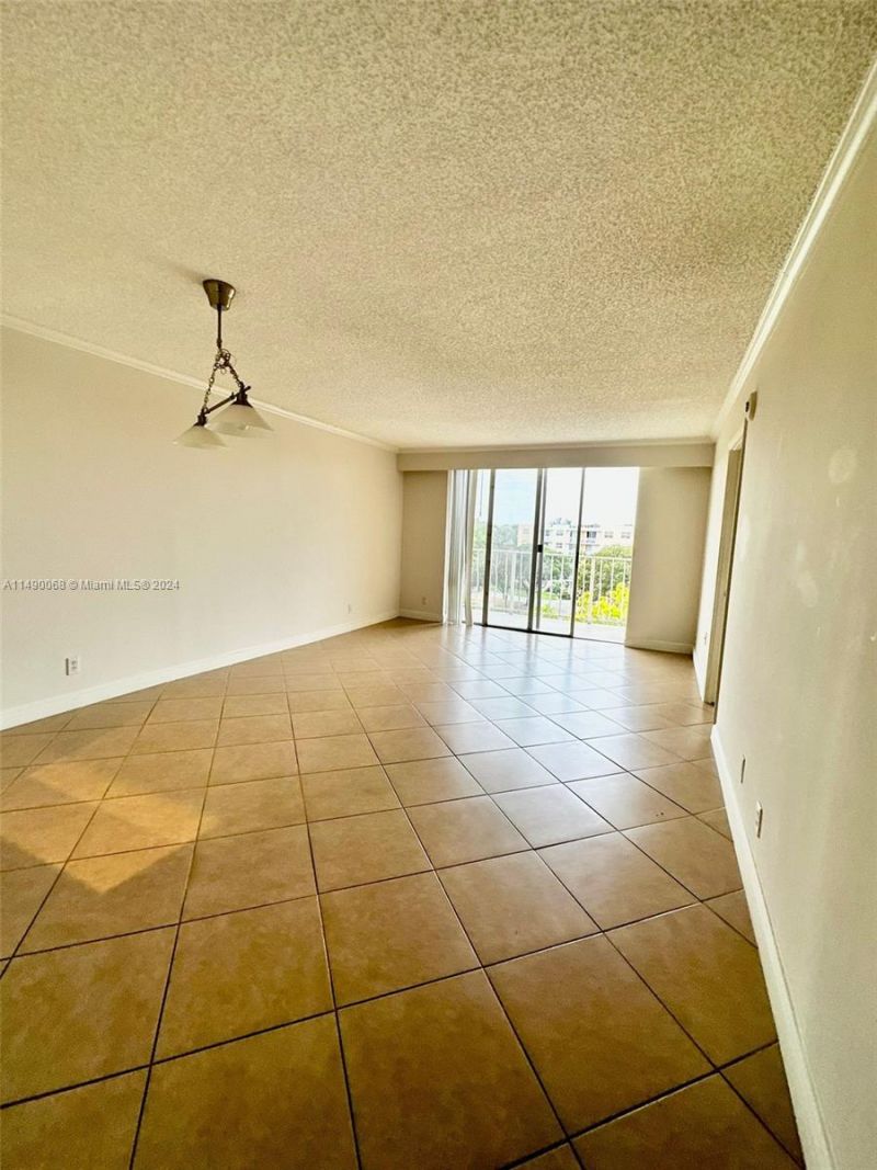 480 Executive Center Dr, Unit 5N, West Palm Beach, FL 33401 Photo