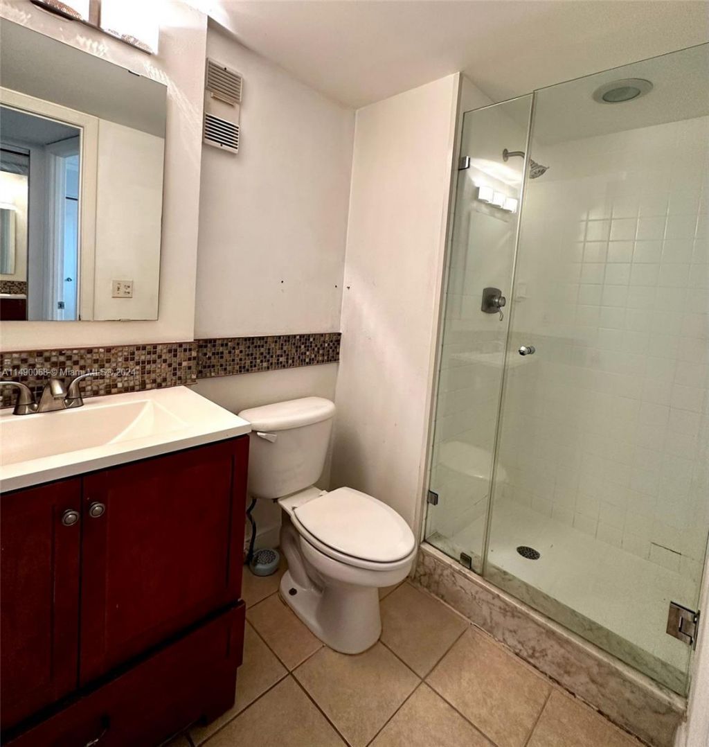 480 Executive Center Dr, Unit 5N, West Palm Beach, FL 33401 Photo