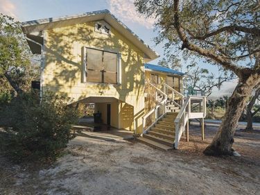 12631 HODGSON AVENUE, CEDAR KEY, FL 32625