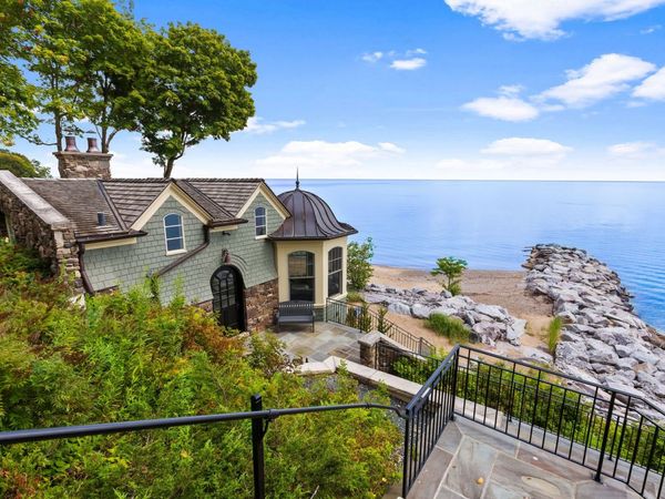 347 Bluffs Edge Drive, Lake Forest, IL 60045