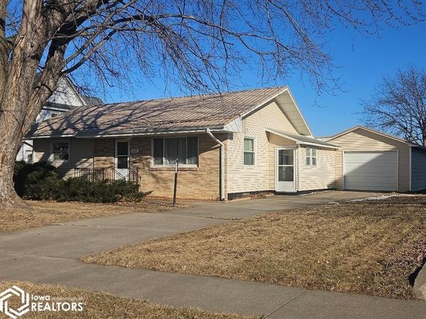 1405 9th Avenue, Belle Plaine, IA 52208