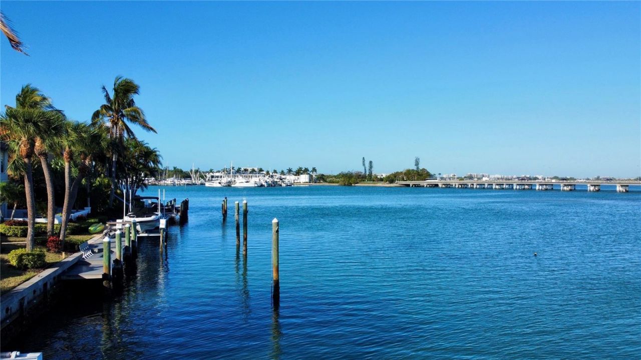 109 N Warbler Lane, Sarasota, FL 34236 Photo