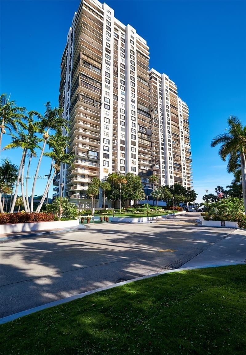 2333 Brickell Ave, Unit 2116, Miami, FL 33129 Photo