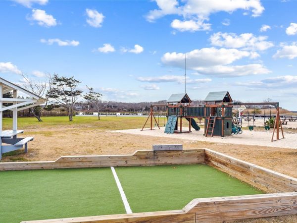 34 Underwood Drive, East Hampton, NY 11937