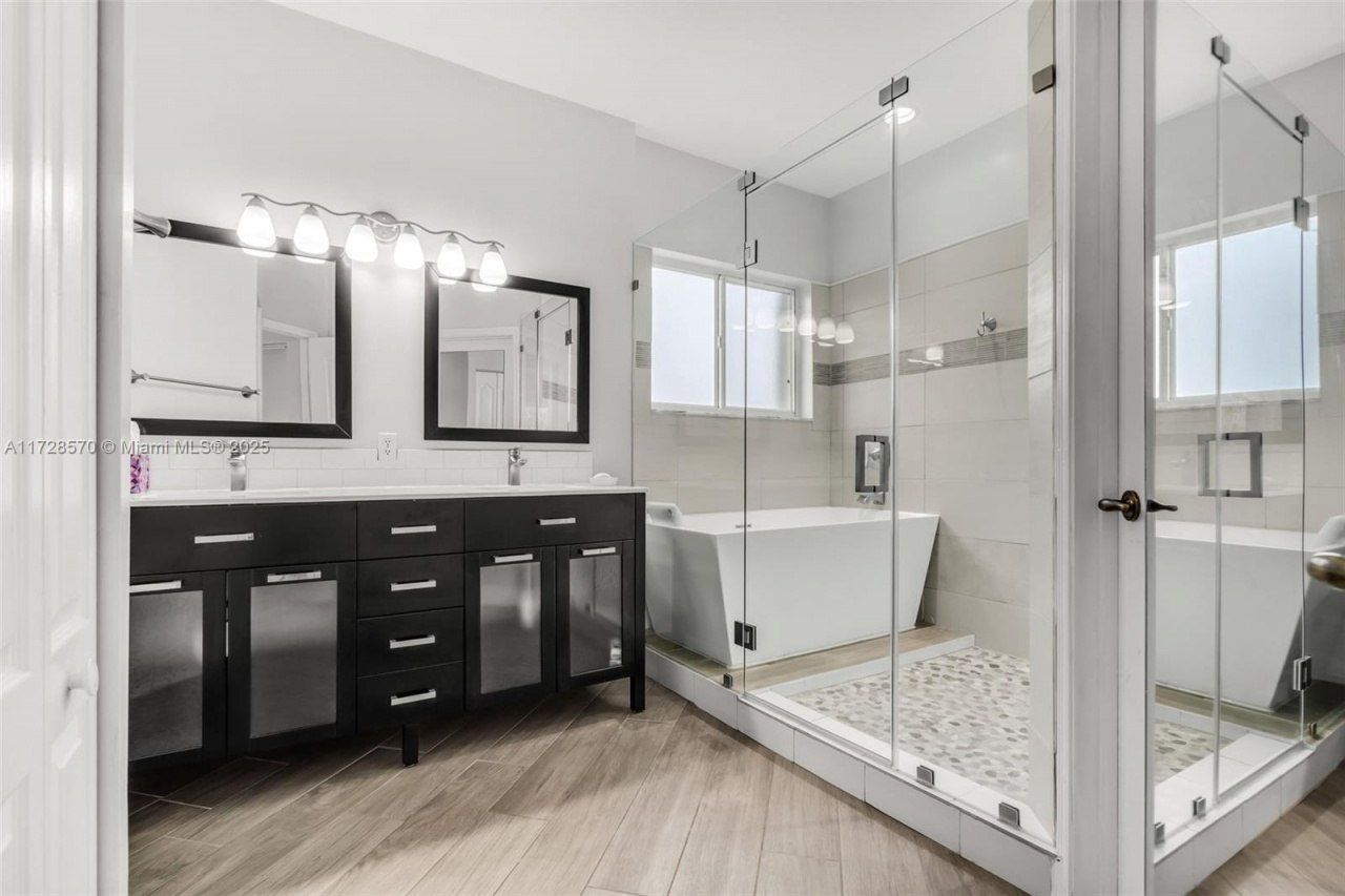 9793 NW 29th Ter, Doral, FL 33172 Photo