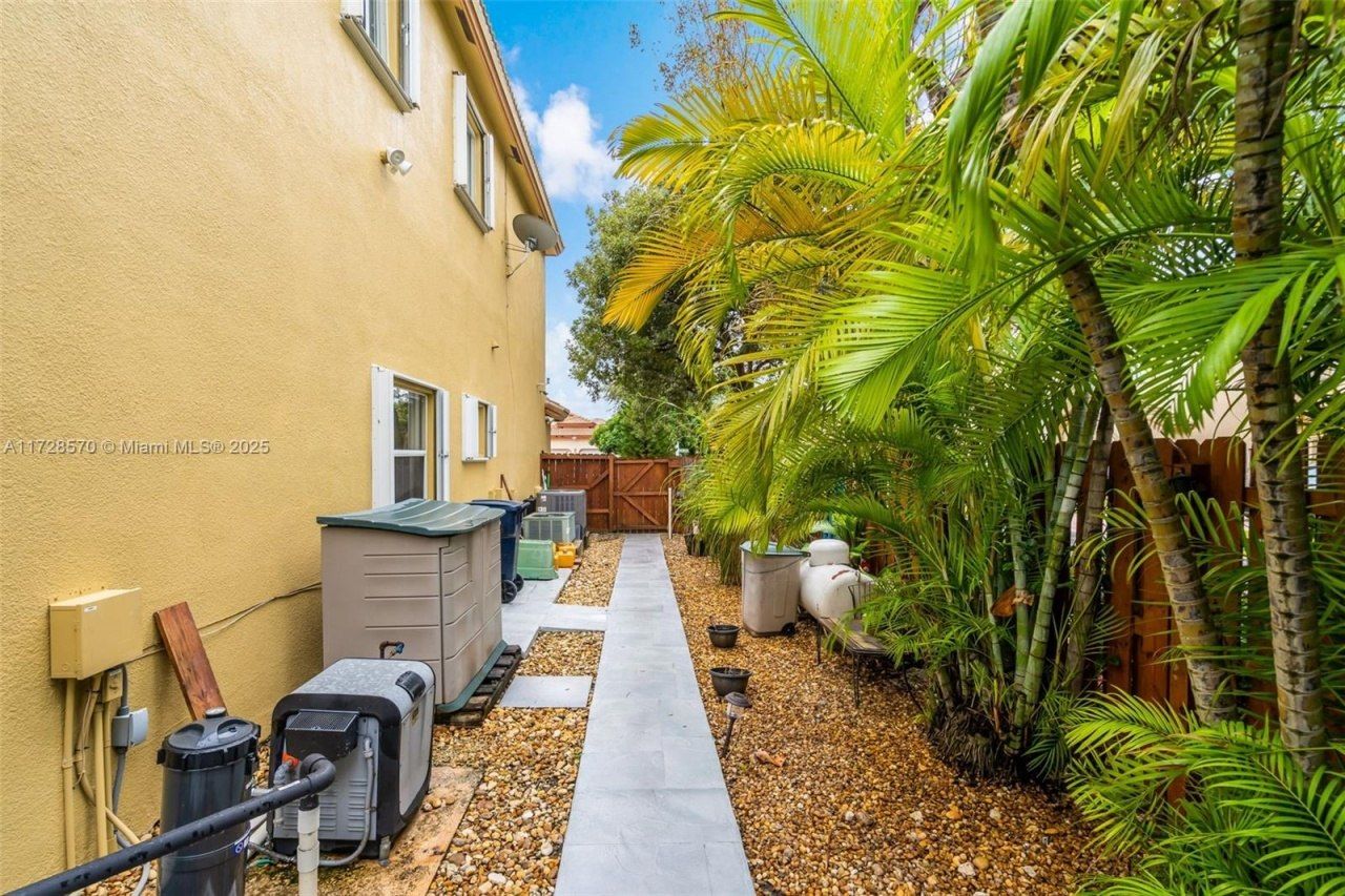 9793 NW 29th Ter, Doral, FL 33172 Photo