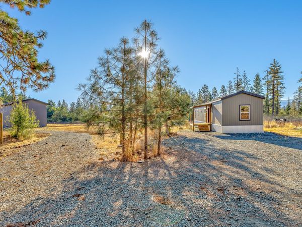 895 Airport Drive, Cave Junction, OR 97523