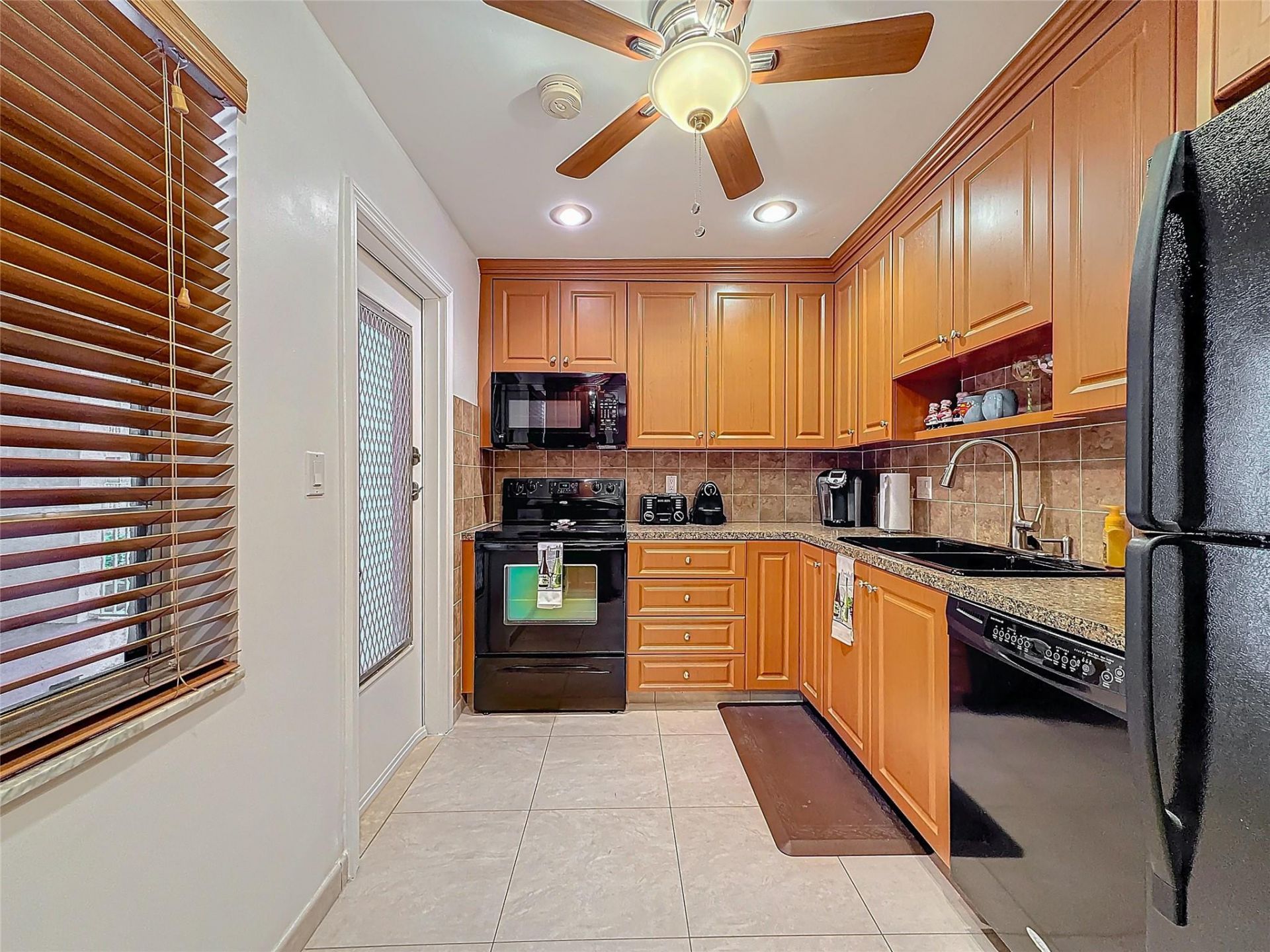 4270 NW 40th Street, Unit 208, Lauderdale Lakes, FL 33319 Photo