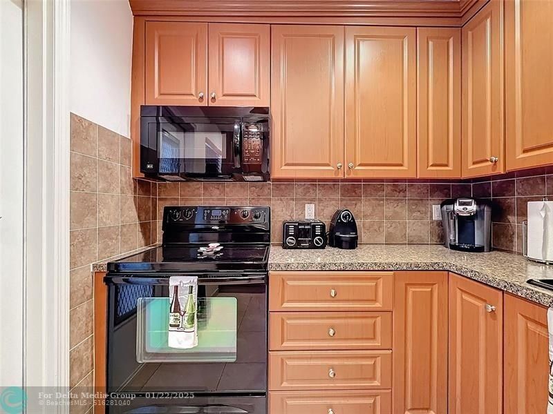 4270 NW 40th Street, Unit 208, Lauderdale Lakes, FL 33319 Photo