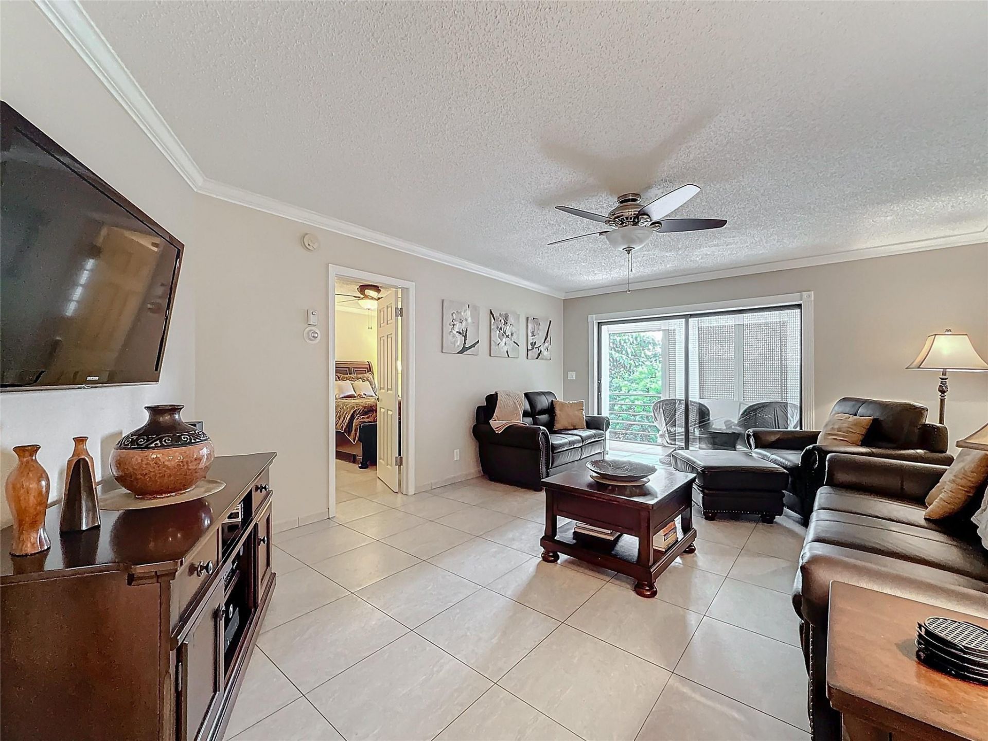 4270 NW 40th Street, Unit 208, Lauderdale Lakes, FL 33319 Photo