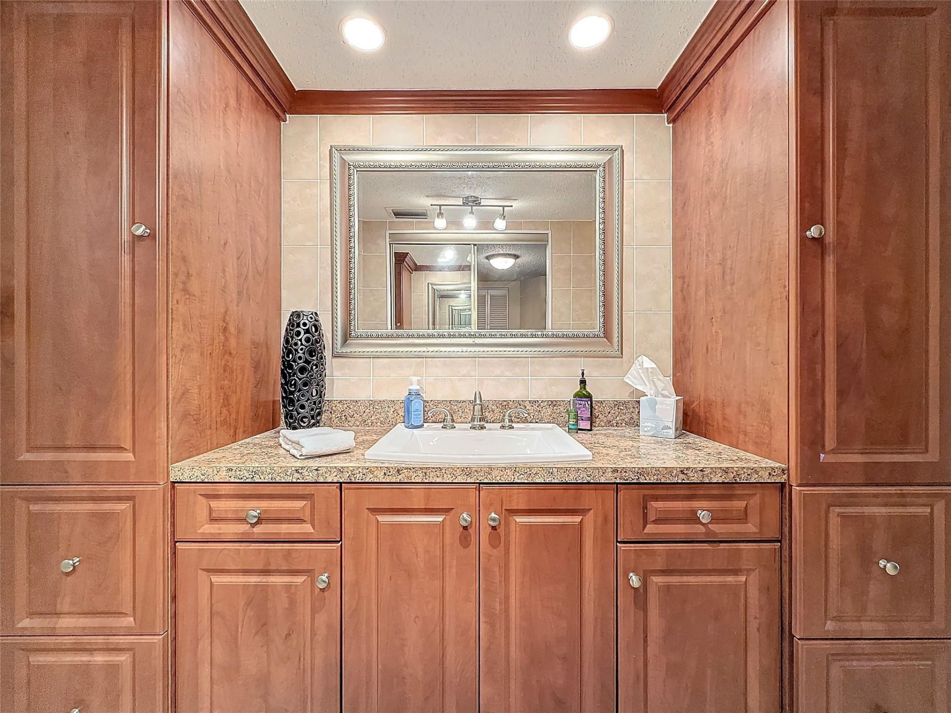 4270 NW 40th Street, Unit 208, Lauderdale Lakes, FL 33319 Photo