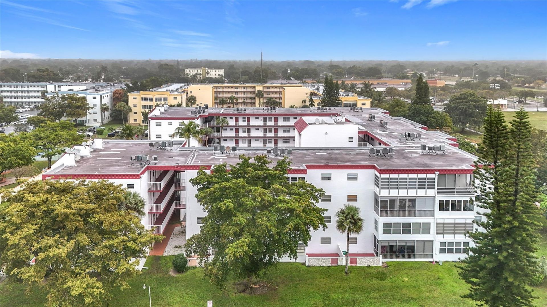 4270 NW 40th Street, Unit 208, Lauderdale Lakes, FL 33319 Photo