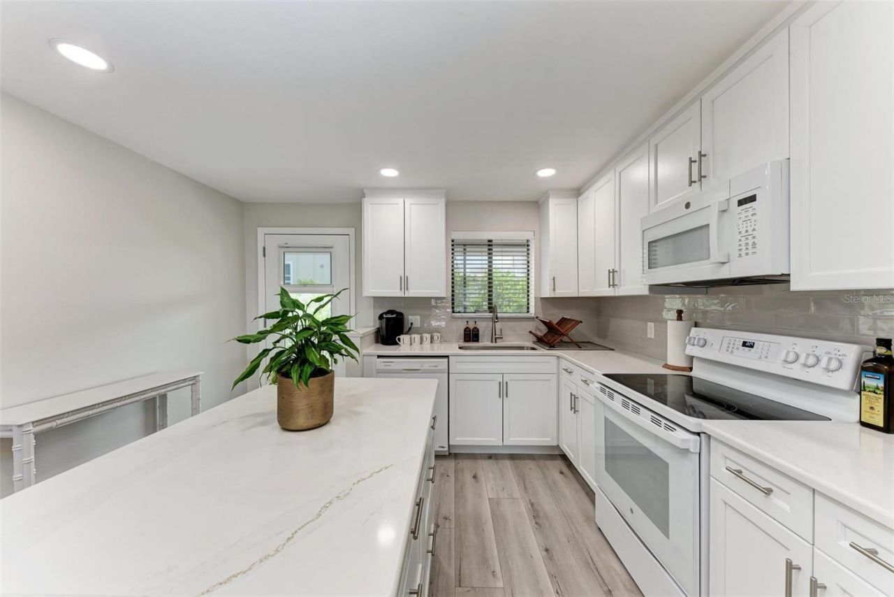 350 S Polk Drive, Unit 303, Sarasota, FL 34236 Photo