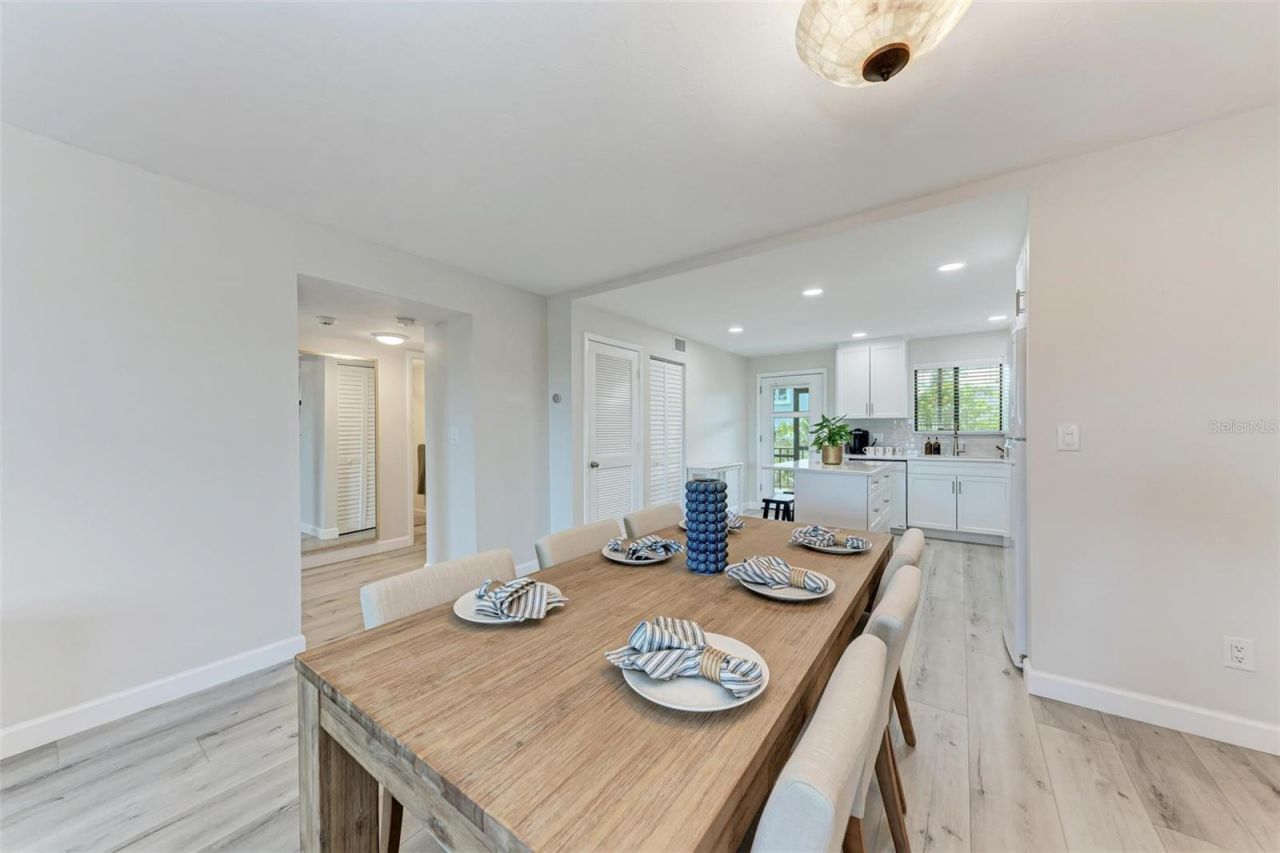 350 S Polk Drive, Unit 303, Sarasota, FL 34236 Photo