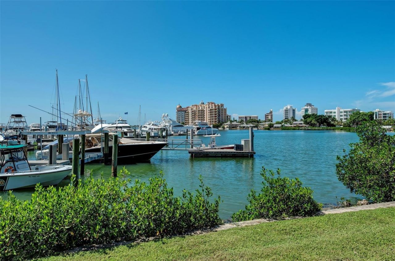350 S Polk Drive, Unit 303, Sarasota, FL 34236 Photo