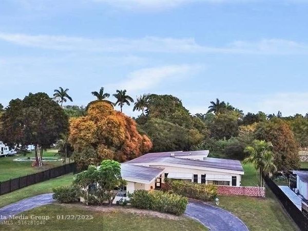 13945 N Miami Ave, Miami, FL 33168