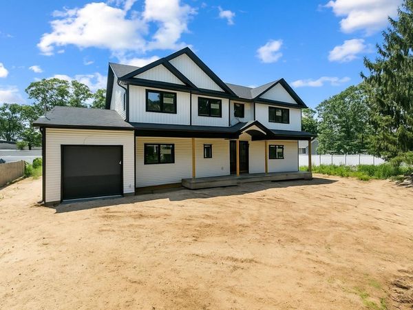 825 Weber Avenue, West Babylon, NY 11704