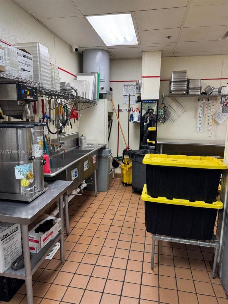 8000 W Broward Blvd, Plantation, FL 33388 Photo