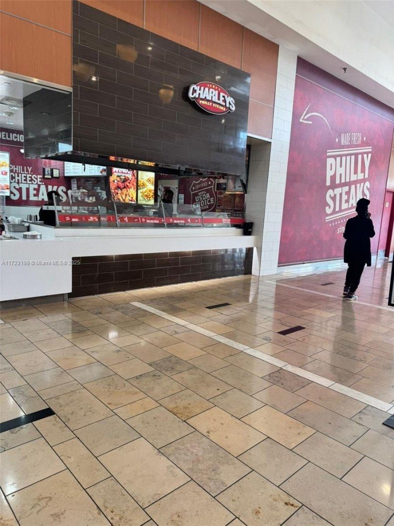 8000 W Broward Blvd, Plantation, FL 33388 Photo