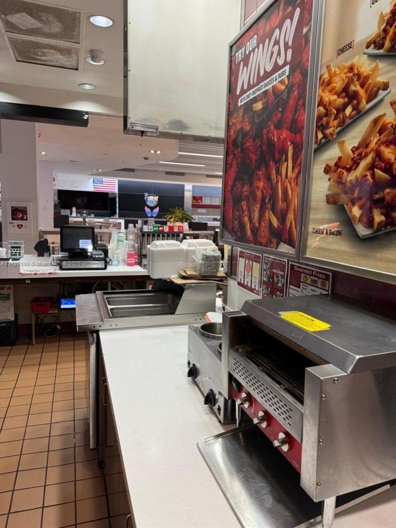 8000 W Broward Blvd, Plantation, FL 33388 Photo