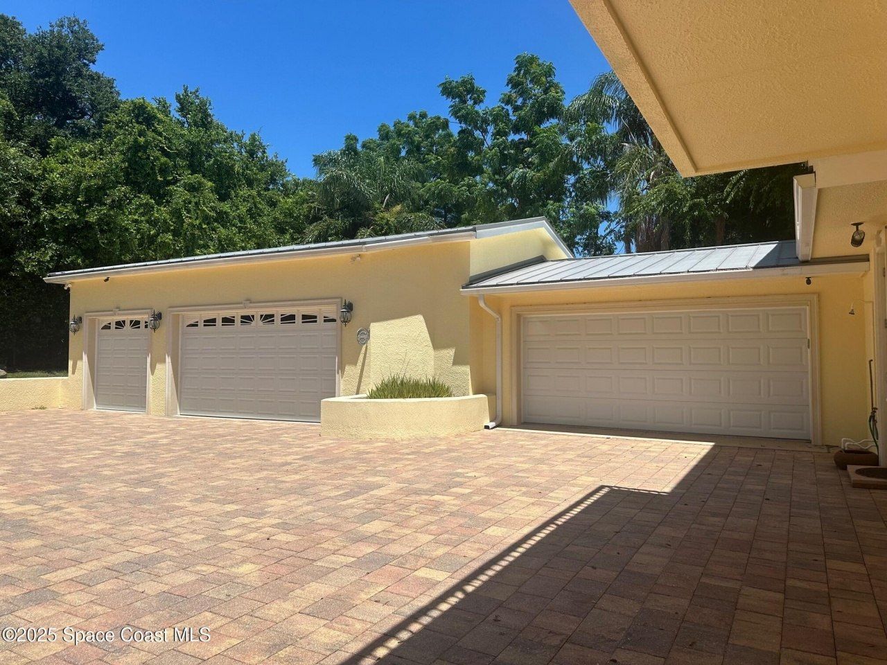 1613 N Indian River Drive, Cocoa, FL 32922 Photo