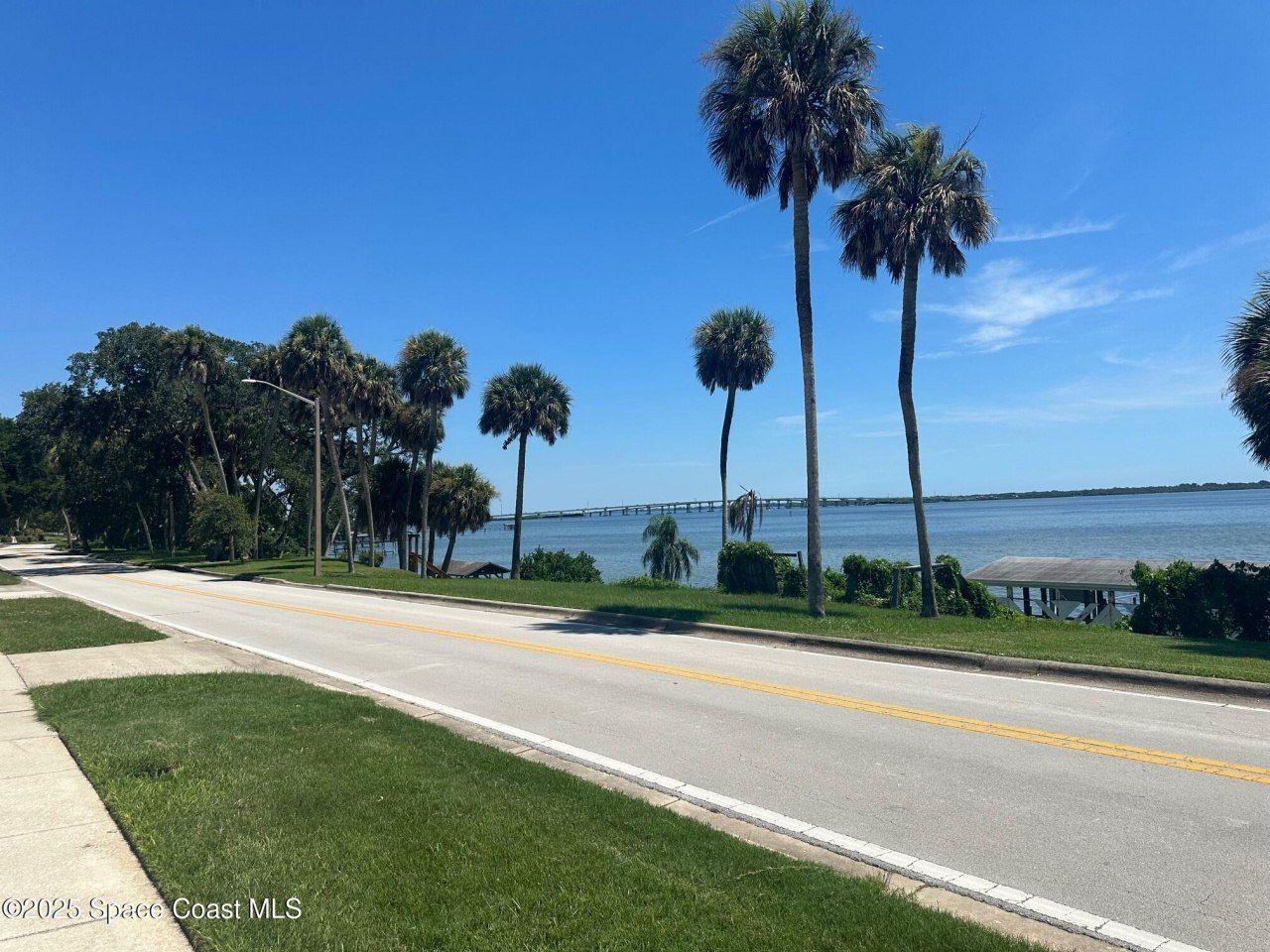 1613 N Indian River Drive, Cocoa, FL 32922 Photo