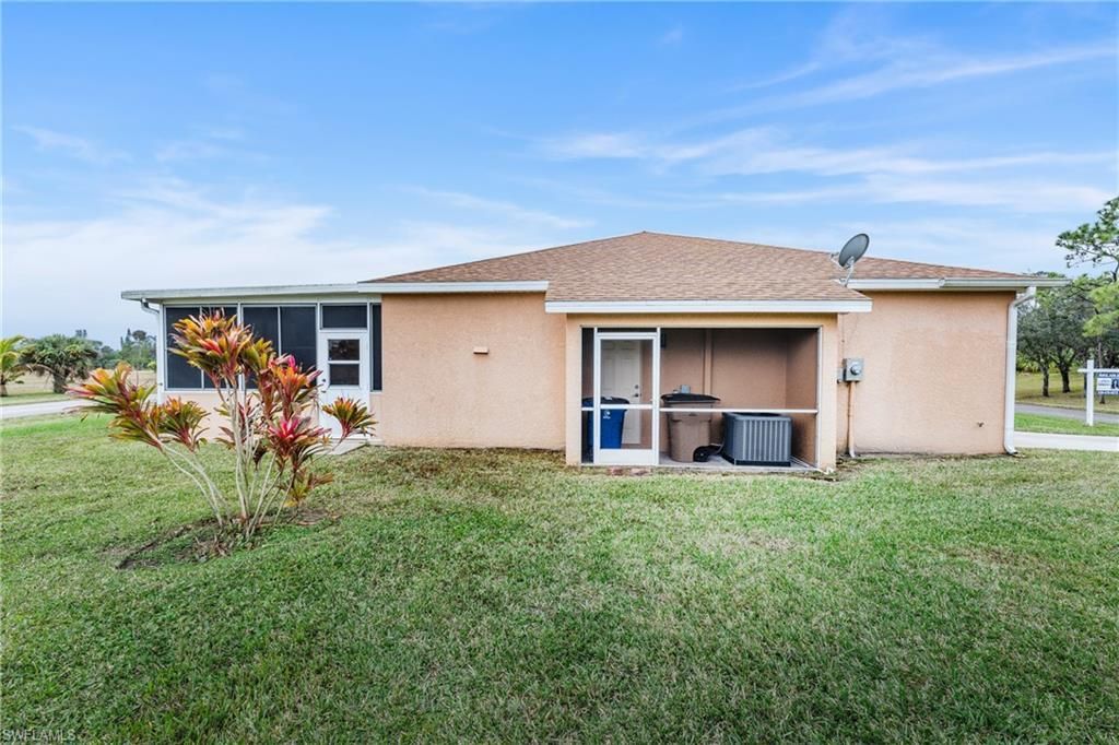 624 Falls Ln, Lehigh Acres, FL 33974 Photo
