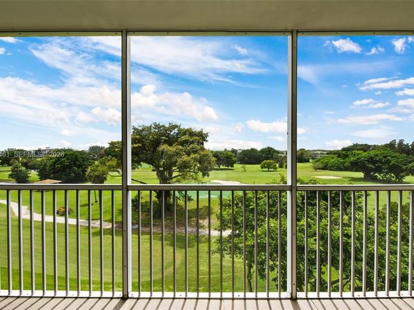 3050 N Palm Aire Dr, Unit 501, Pompano Beach, FL 33069