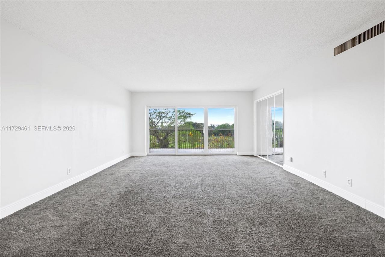3050 N Palm Aire Dr, Unit 501, Pompano Beach, FL 33069 Photo