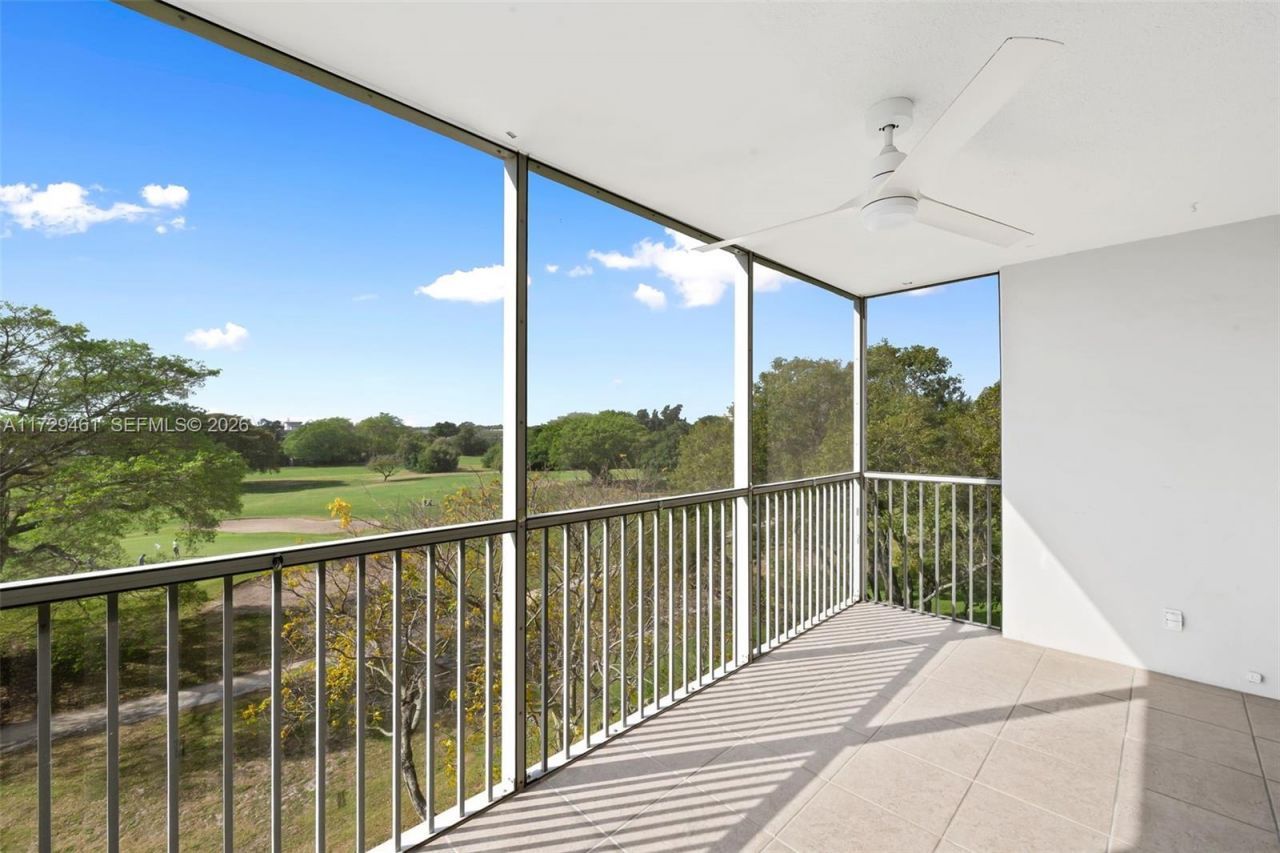 3050 N Palm Aire Dr, Unit 501, Pompano Beach, FL 33069 Photo