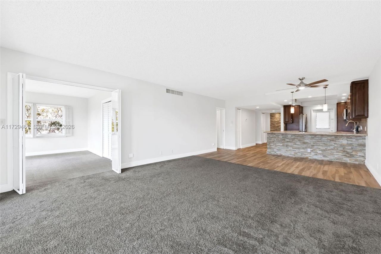 3050 N Palm Aire Dr, Unit 501, Pompano Beach, FL 33069 Photo