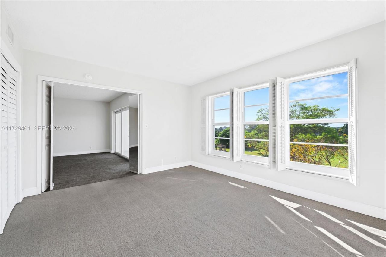 3050 N Palm Aire Dr, Unit 501, Pompano Beach, FL 33069 Photo