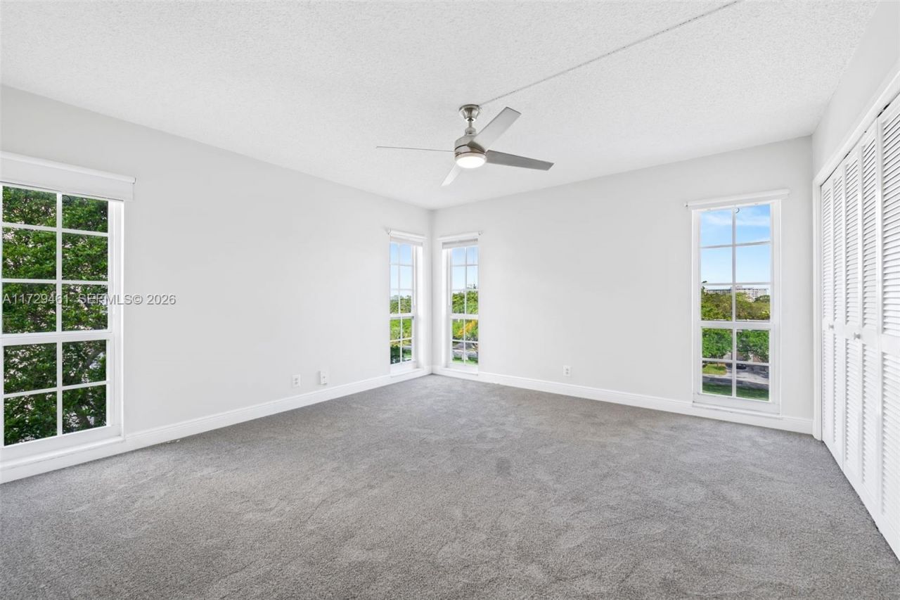 3050 N Palm Aire Dr, Unit 501, Pompano Beach, FL 33069 Photo