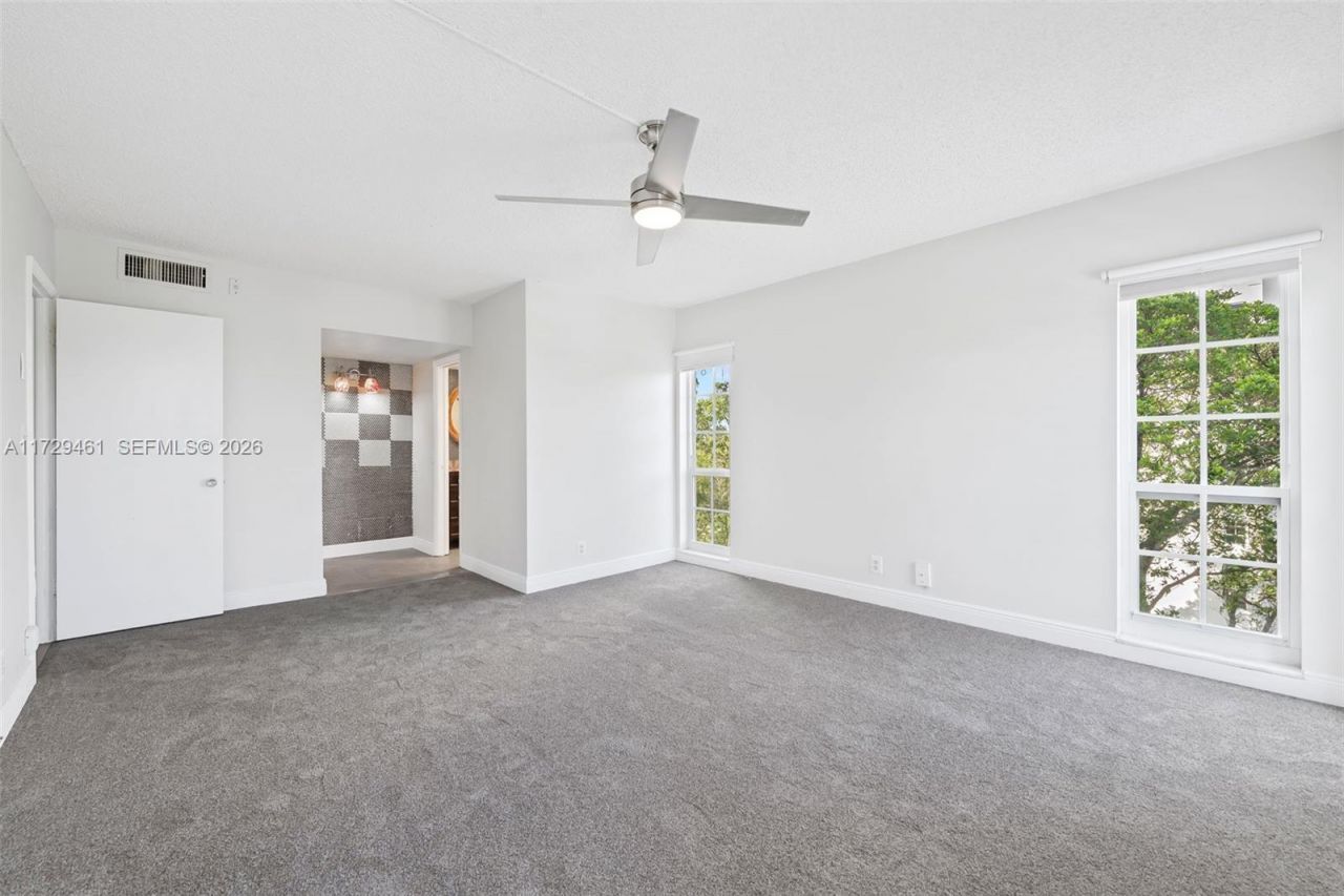 3050 N Palm Aire Dr, Unit 501, Pompano Beach, FL 33069 Photo