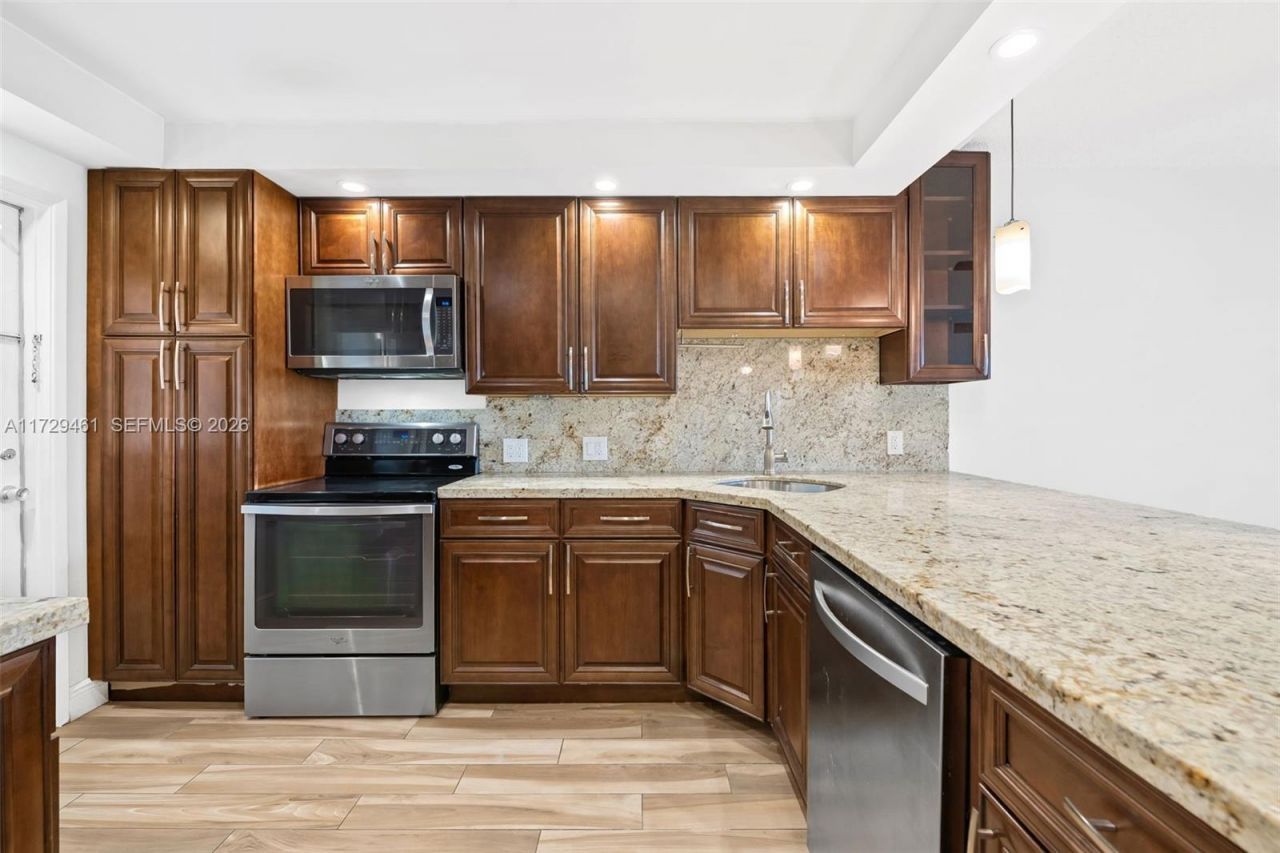 3050 N Palm Aire Dr, Unit 501, Pompano Beach, FL 33069 Photo