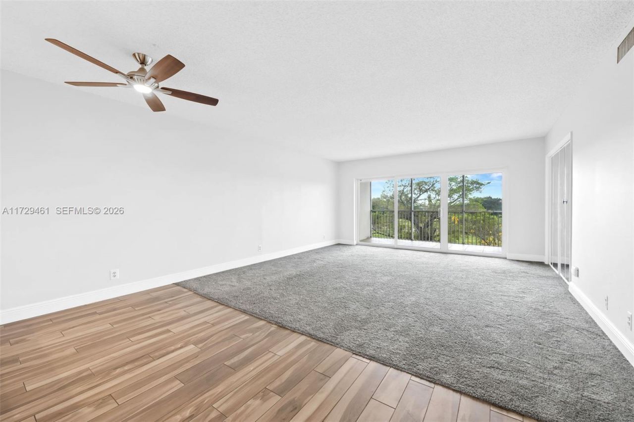 3050 N Palm Aire Dr, Unit 501, Pompano Beach, FL 33069 Photo