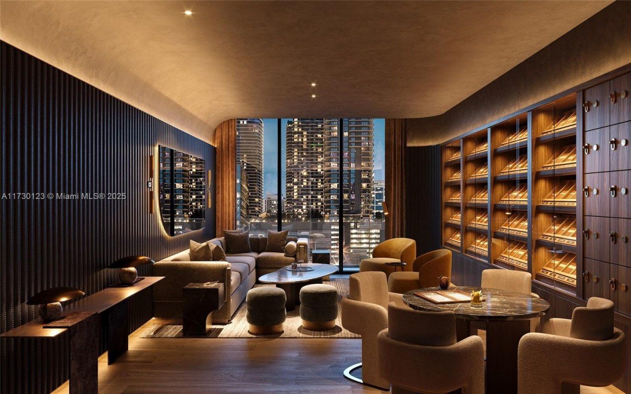 99 SW 7th St, Unit PH-3901, Miami, FL 33131 Photo