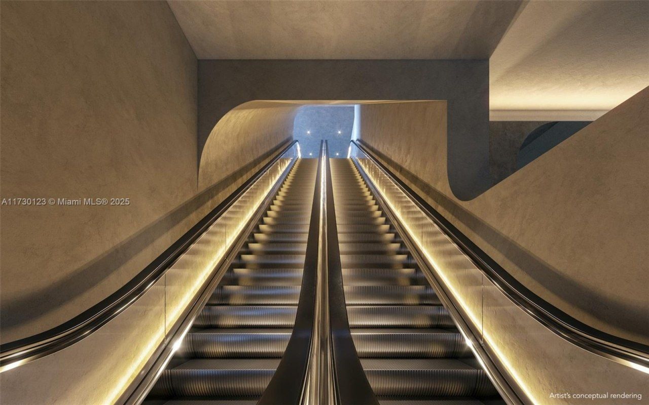 99 SW 7th St, Unit PH-3901, Miami, FL 33131 Photo